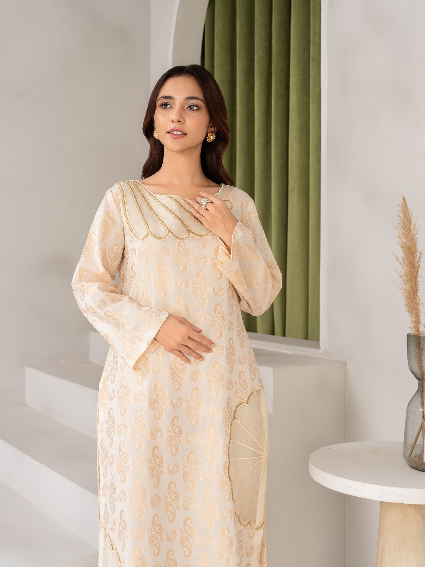 Gulnaaz - White