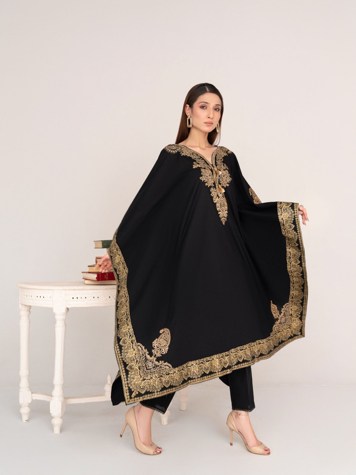 Crescent - Black - One pc