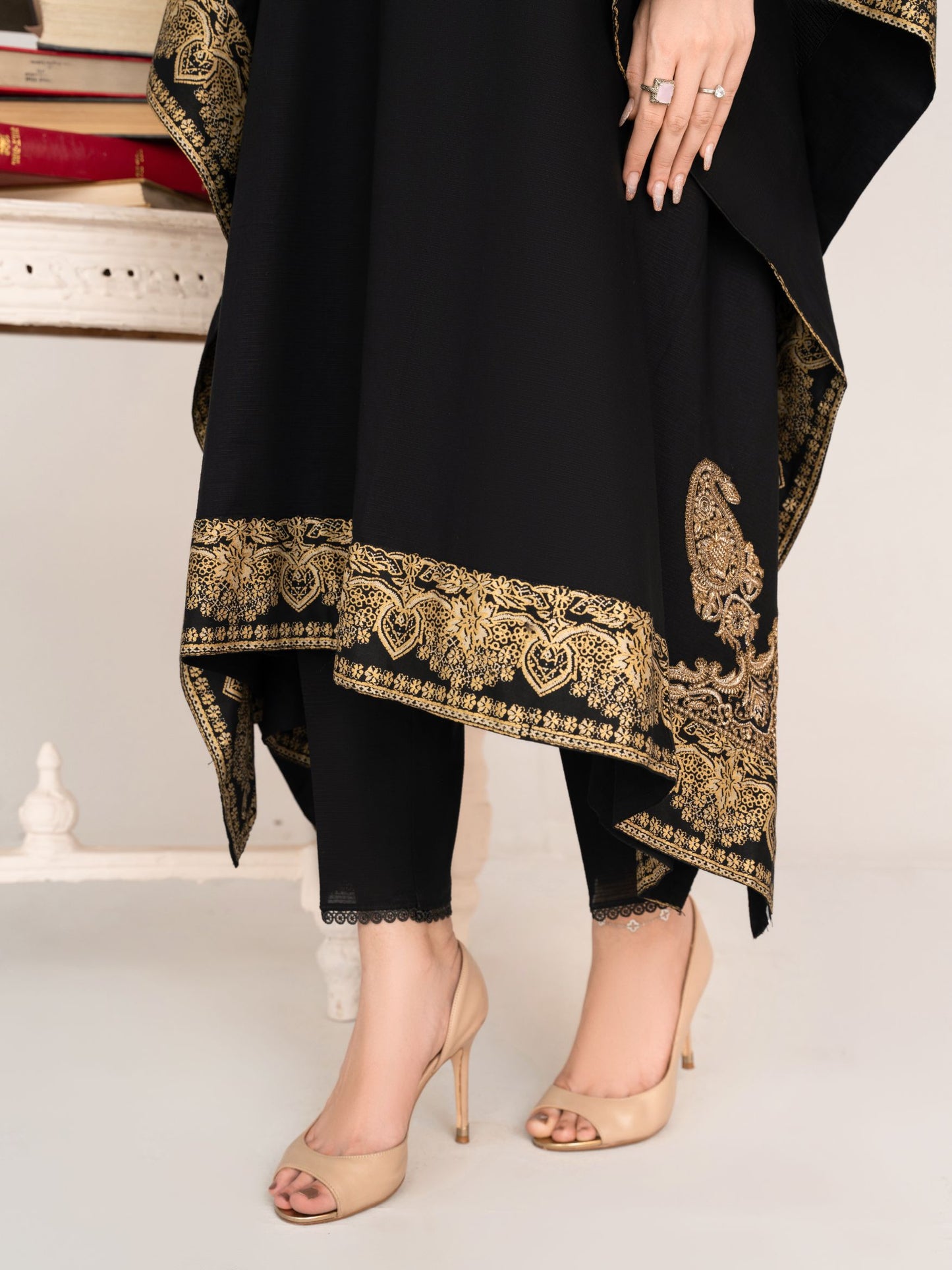 Crescent - Black - One pc