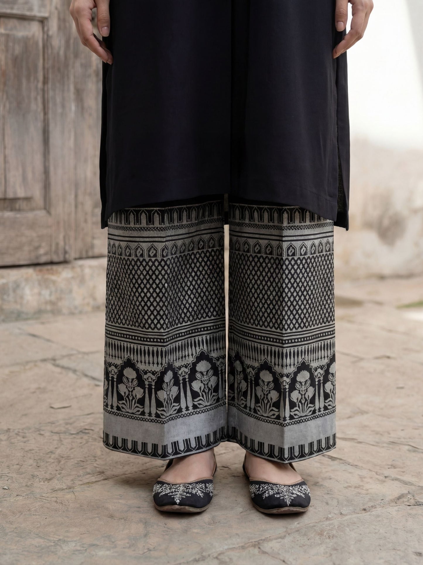 Black Printed Dhanak Kurta Set – Women’s 2 Piece Kurta & Culottes - Evara Black